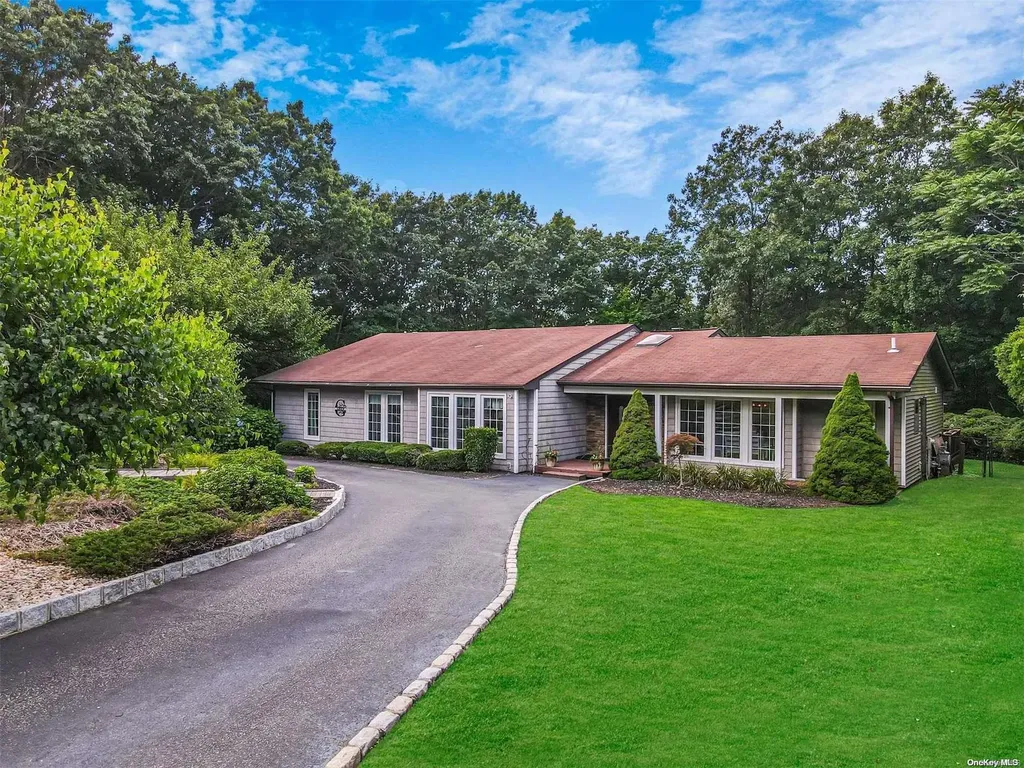 7 Overlook Drive Mount Sinai NY 11766