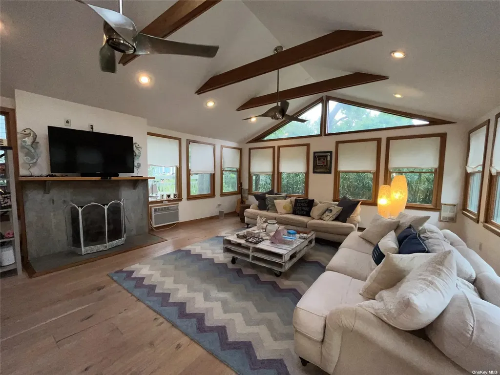 197 Cottage Walk Ocean Beach NY 11770