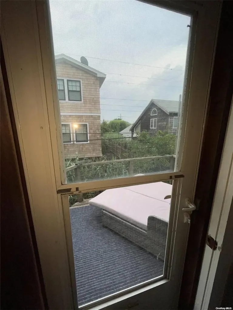 197 Cottage Walk Ocean Beach NY 11770