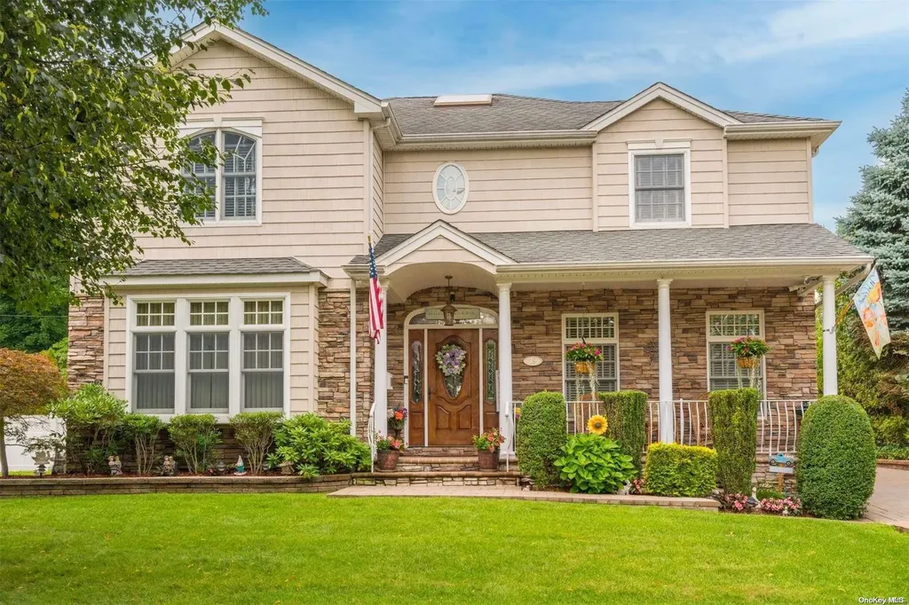 19 High Street East Williston NY 11596