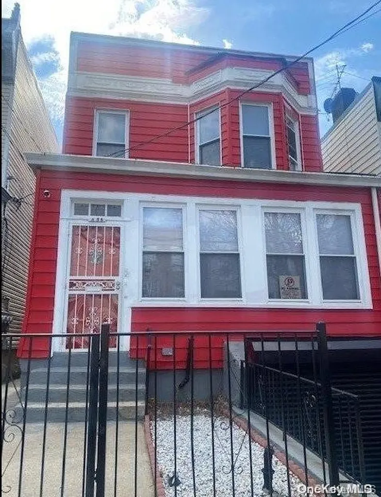 636 E 230th Street Bronx NY 10466