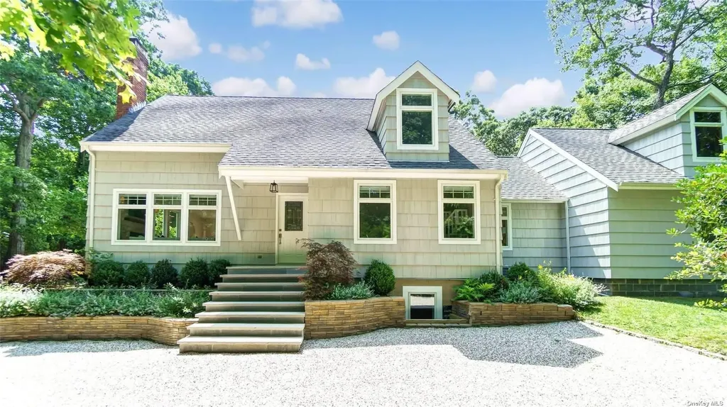 4 Scrimshaw Drive Southampton NY 11968
