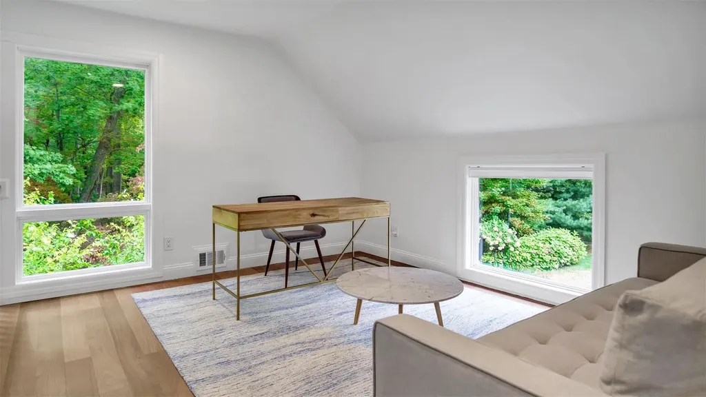 4 Scrimshaw Drive Southampton NY 11968