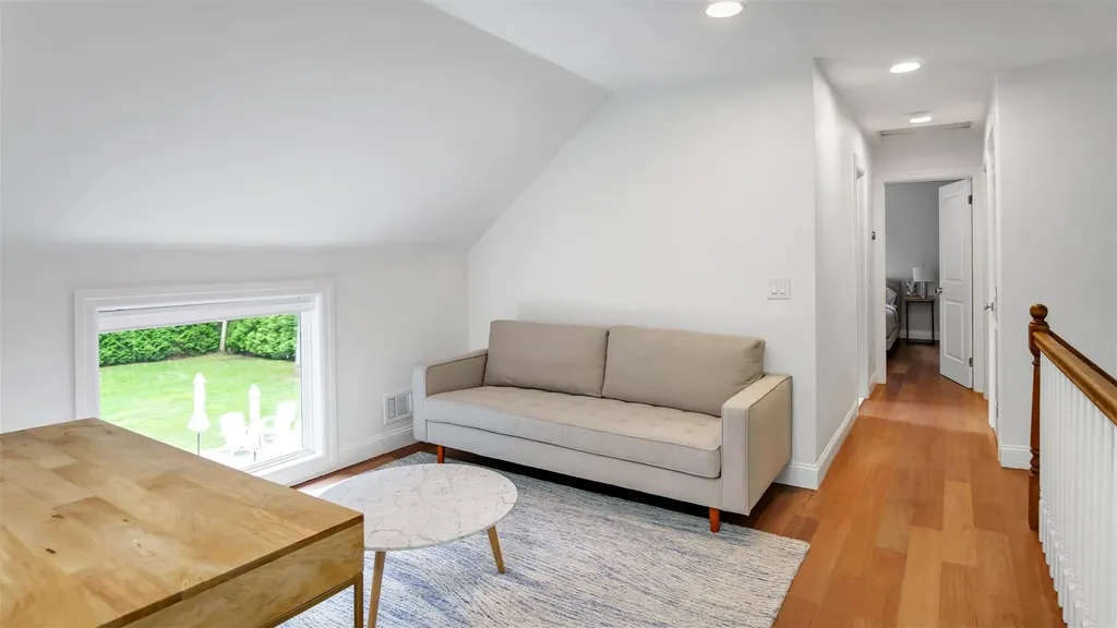 4 Scrimshaw Drive Southampton NY 11968