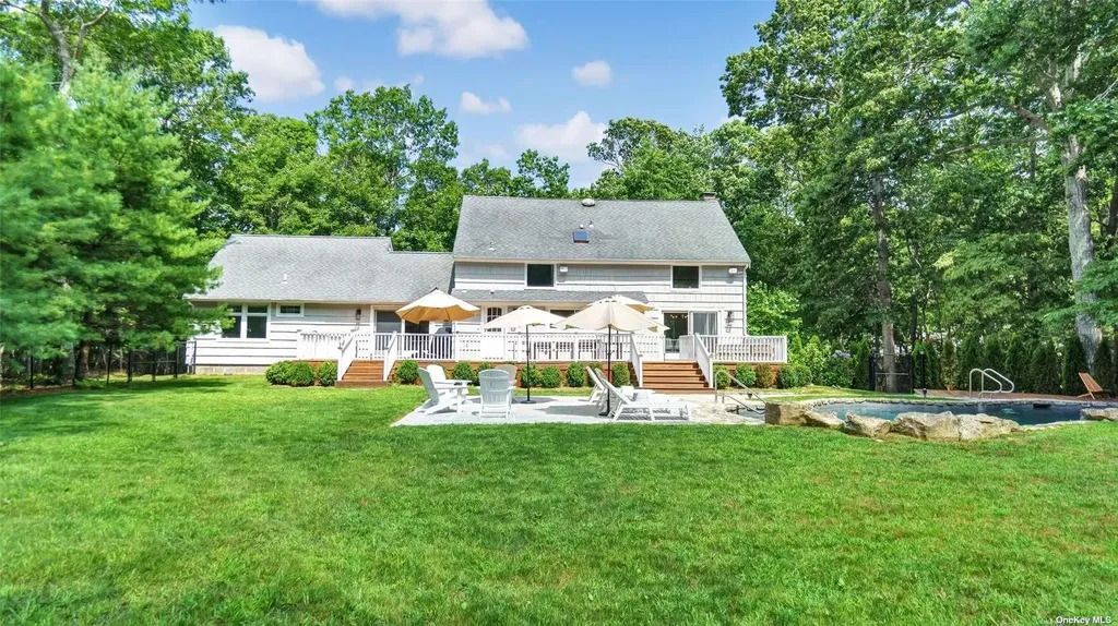 4 Scrimshaw Drive Southampton NY 11968