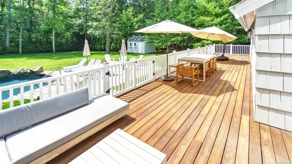 4 Scrimshaw Drive Southampton NY 11968