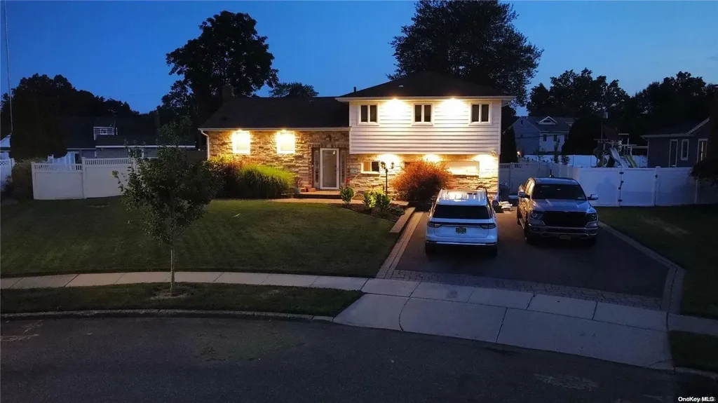 4 Emerald Court Commack NY 11725