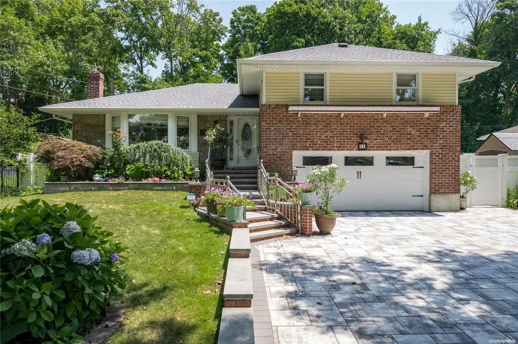 52 Rose Avenue Westbury NY 11590