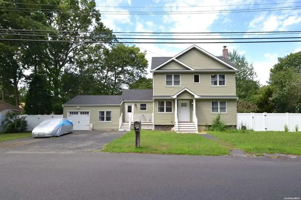 66 Geery Avenue Holbrook NY 11741