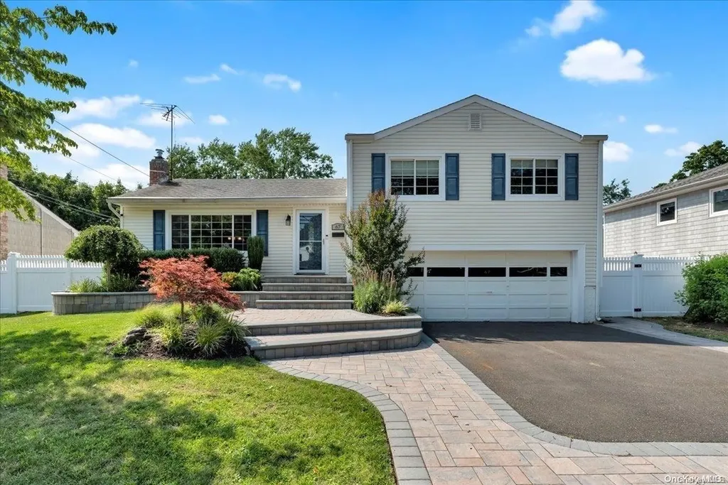 67 Farmers Avenue Plainview NY 11803