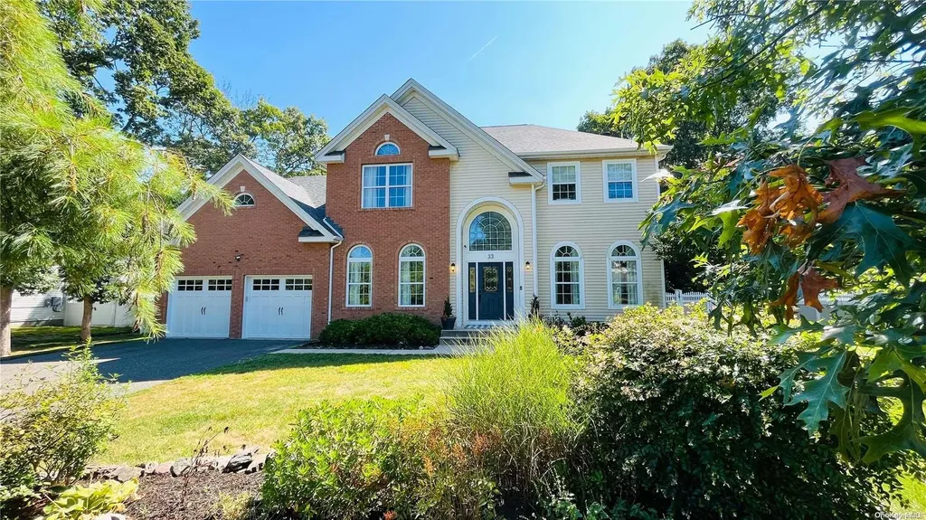 33 Independence Way Miller Place NY 11764