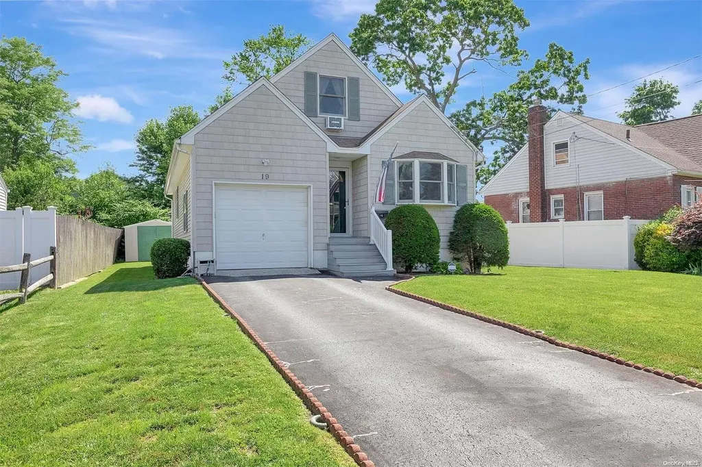 19 W Lake Drive Patchogue NY 11772
