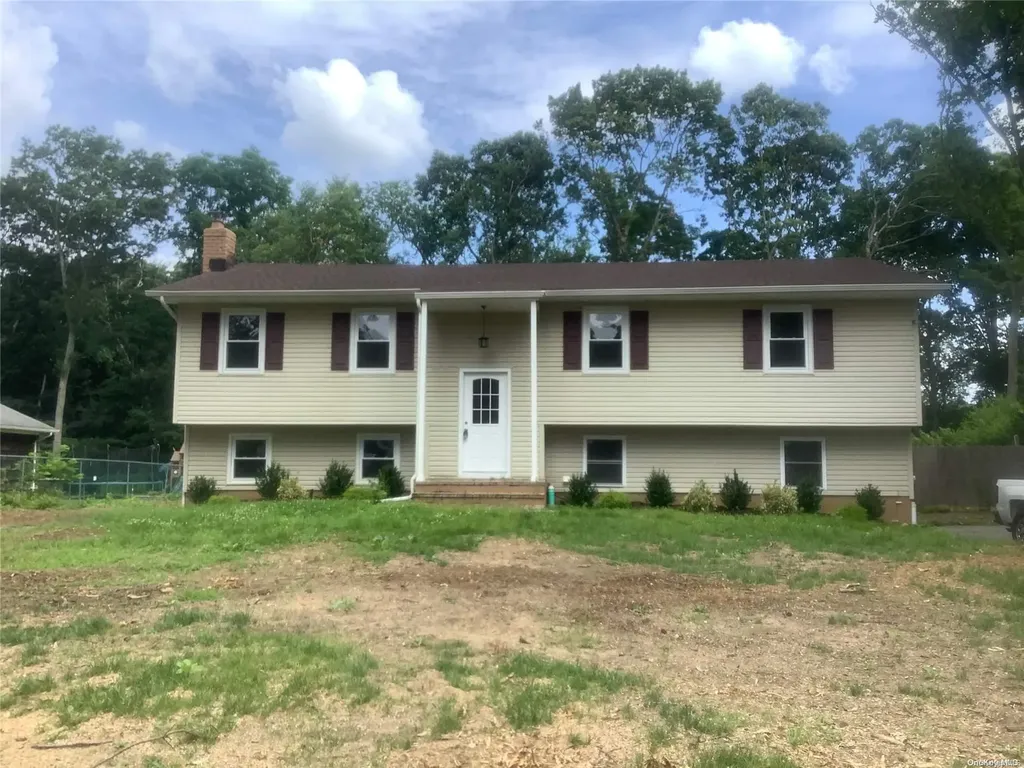 29 Rustic Road Yaphank NY 11980