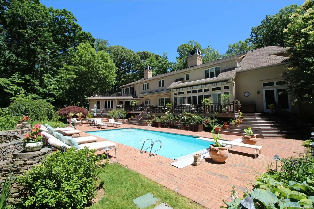 23 Lloyd Lane Lloyd Harbor NY 11743