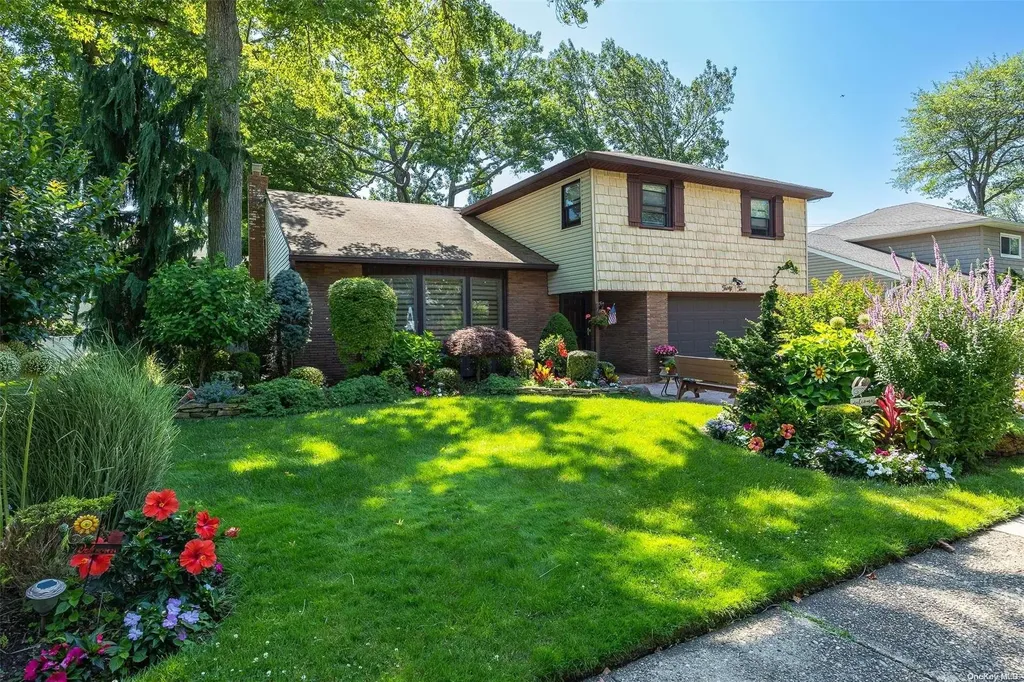 33 Newport Drive Hewlett NY 11557