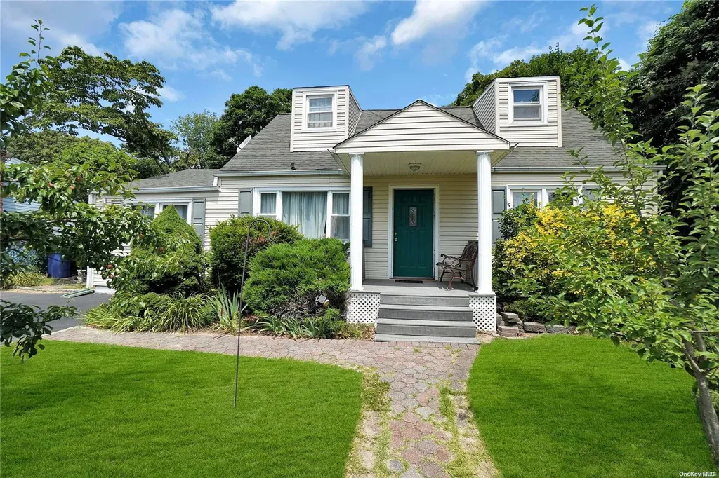 5 Bonnybill Drive Centereach NY 11720