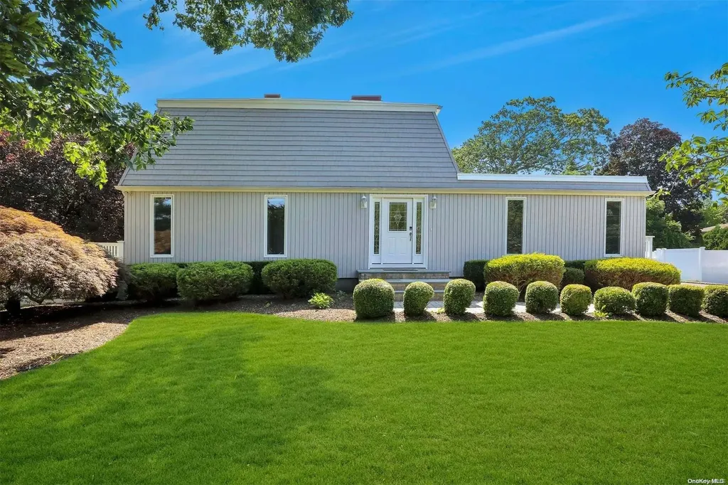 224 Grassmere Avenue Oakdale NY 11769