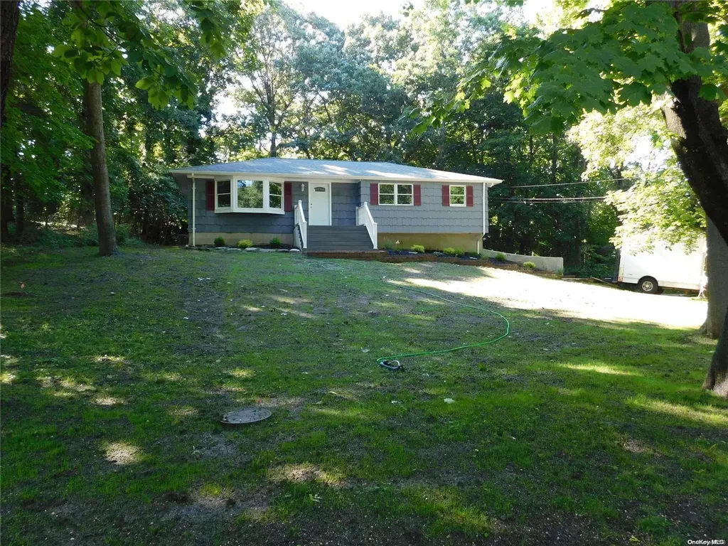 38 Briarcliff Road Shoreham NY 11786