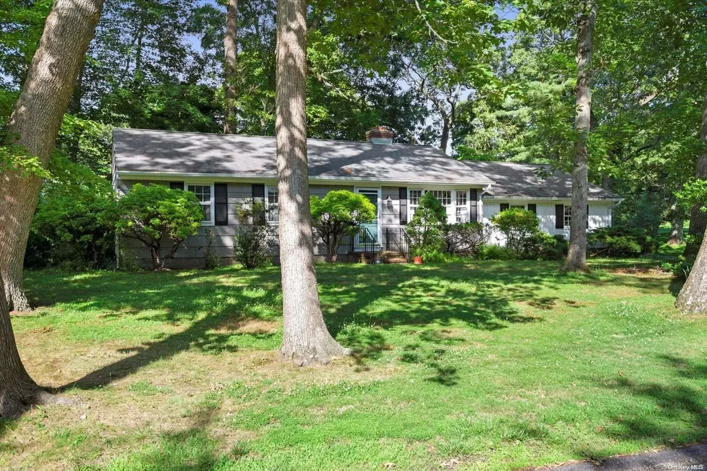43 Dartmouth Road Shoreham NY 11786