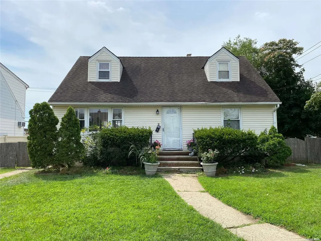 2 Willow Place Albertson NY 11507