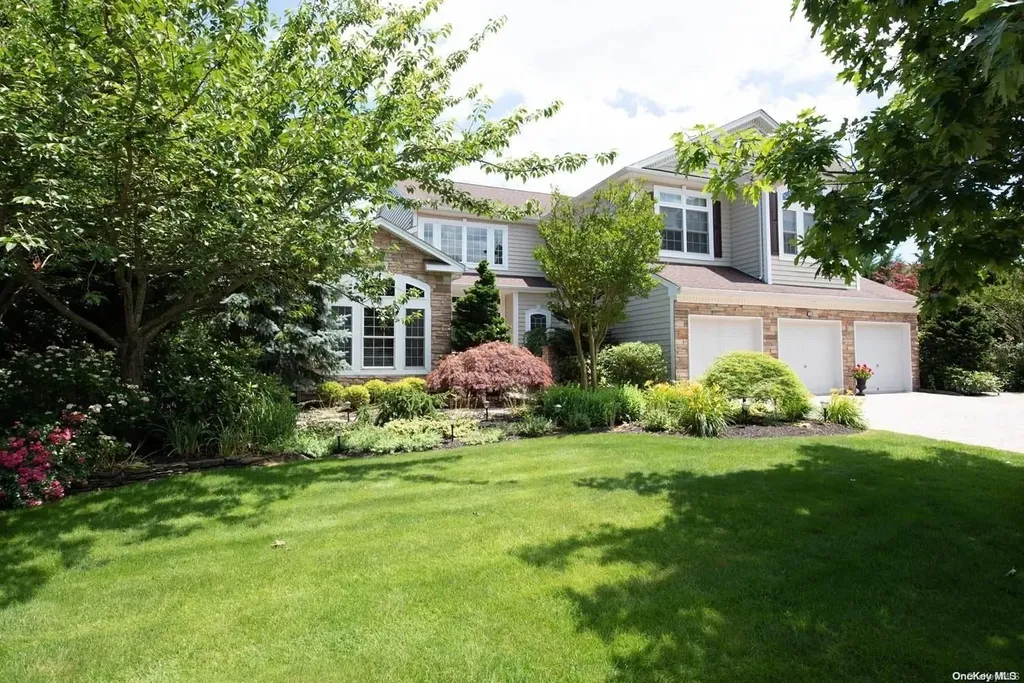 15 Monterrey Drive Saint James NY 11780