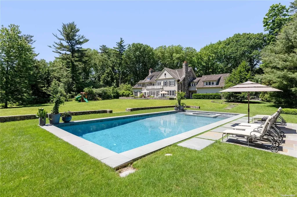 57 Bacon Road Old Westbury NY 11568