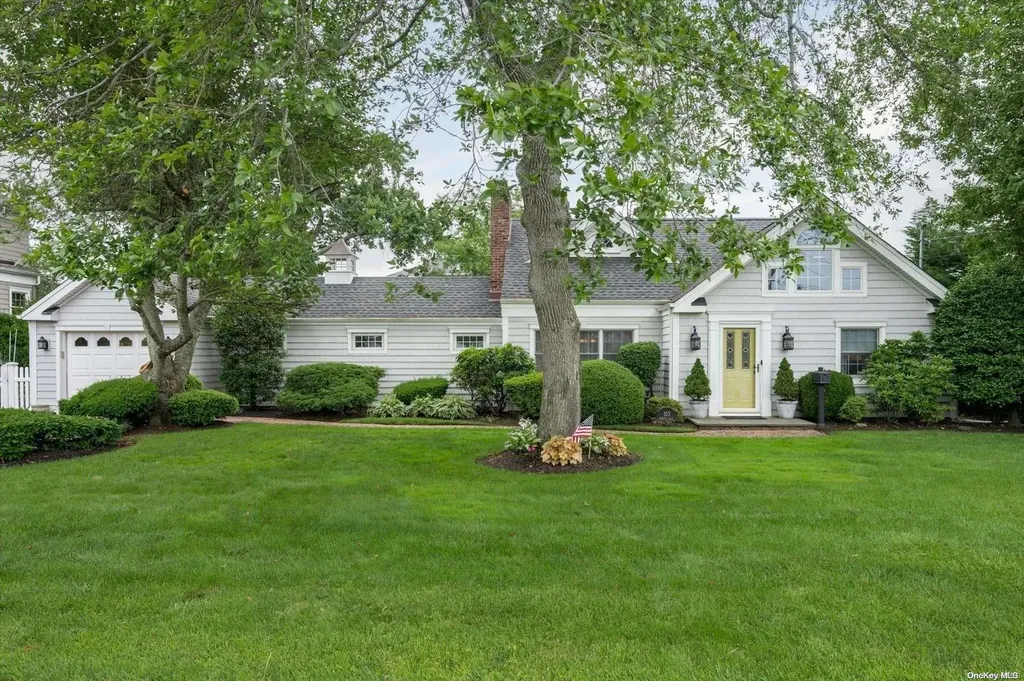 103 Exeter Road Massapequa NY 11758