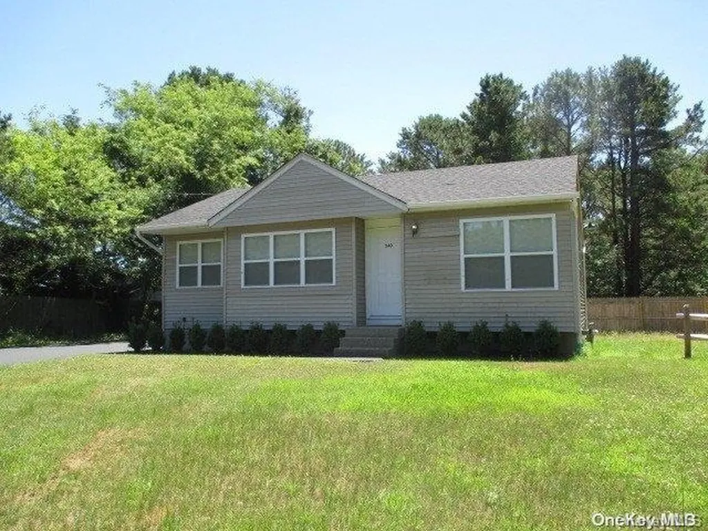 340 Martha Avenue Bellport NY 11713