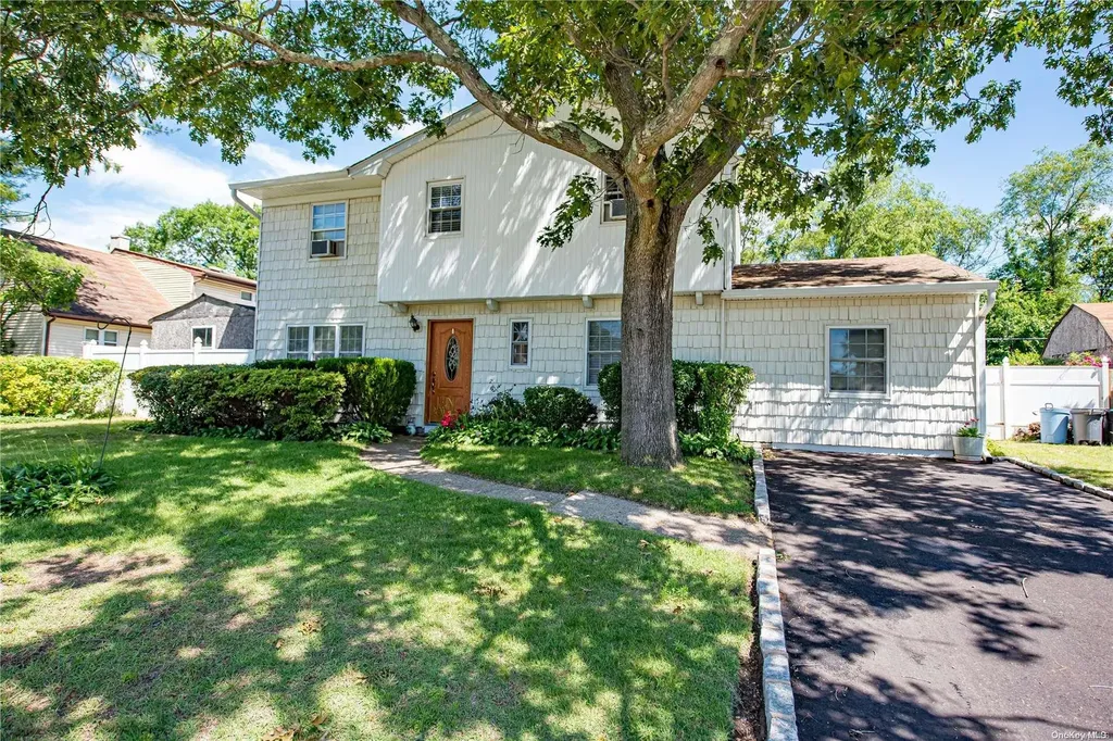 9 Saxon Road Centereach NY 11720