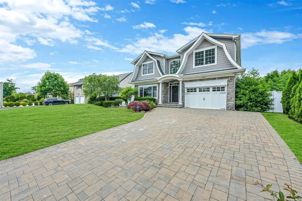 2069 Lake End Road Merrick NY 11566