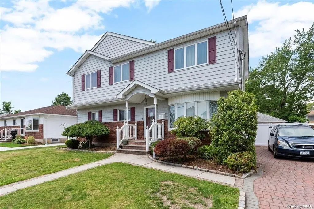 139 S 7th Street Bethpage NY 11714