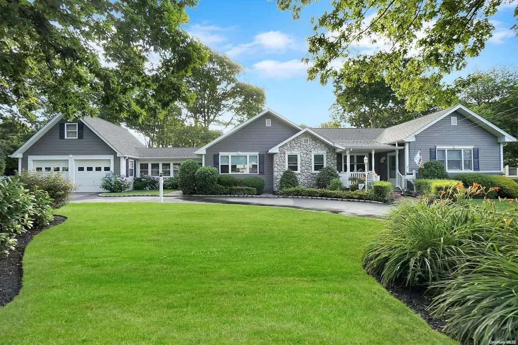 412 Pine Drive Brightwaters NY 11718