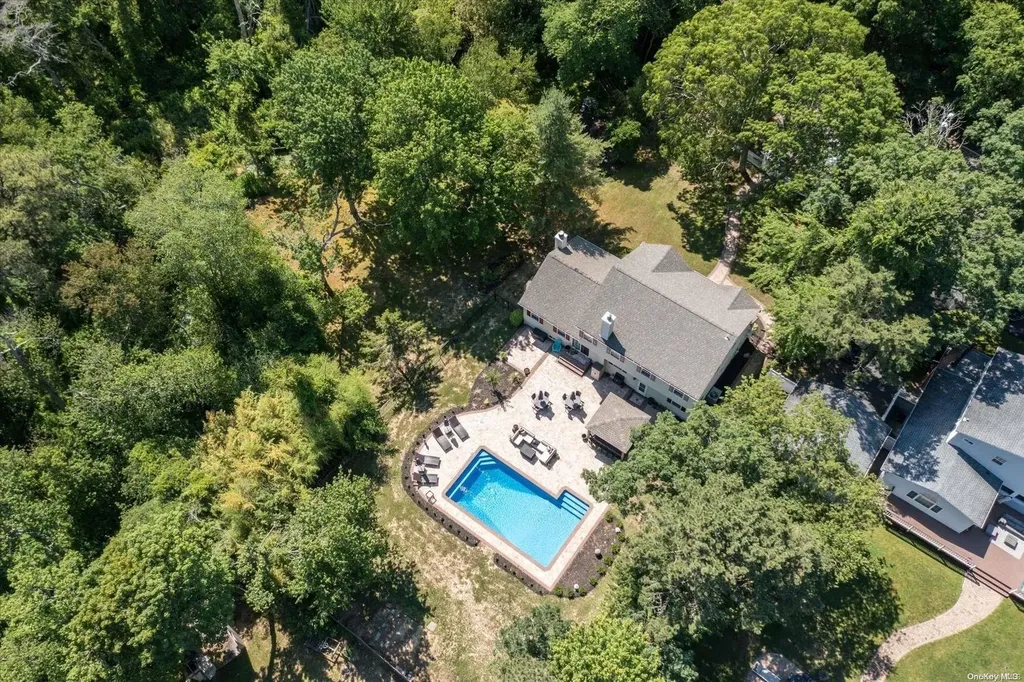 8 Cherry Court Central Islip NY 11722