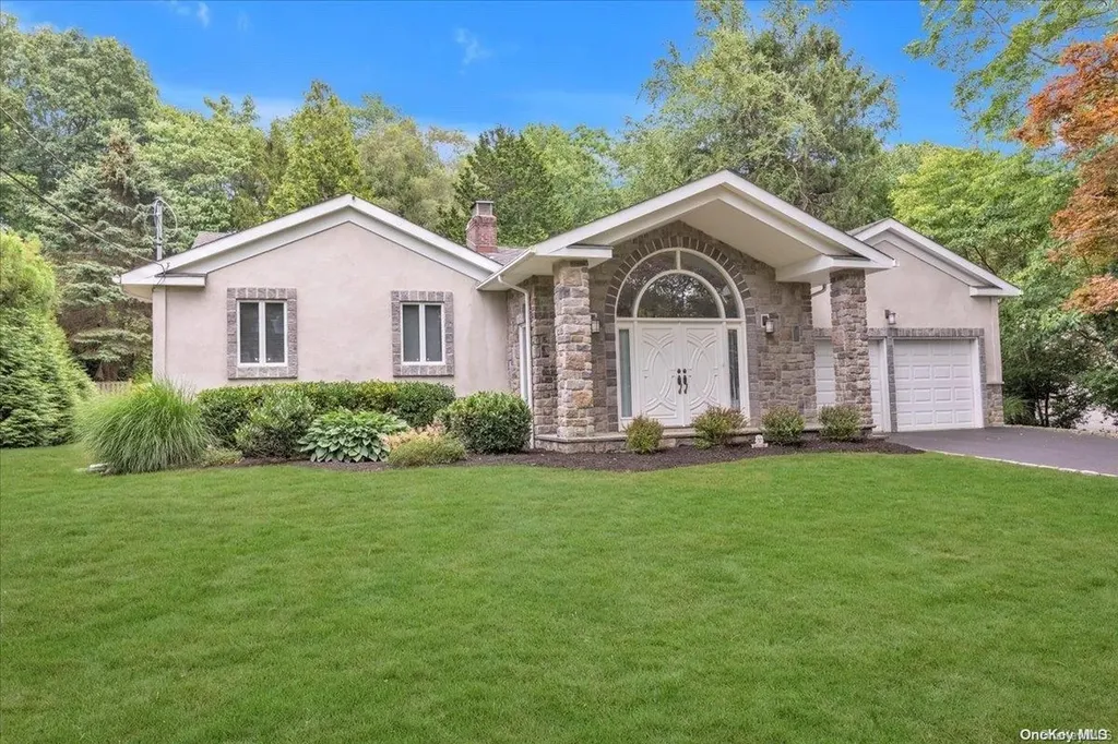 58 Hawxhurst Road Cold Spring Harbor NY 11724