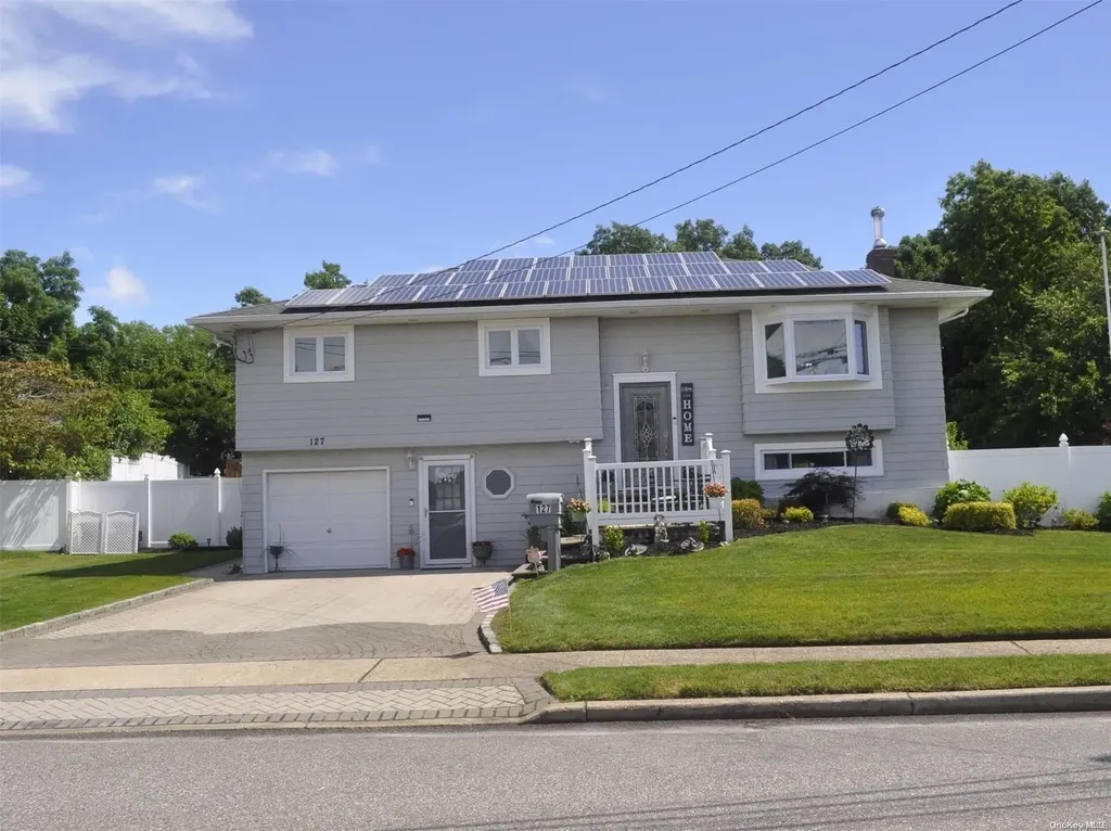 127 Headline Road Deer Park NY 11729