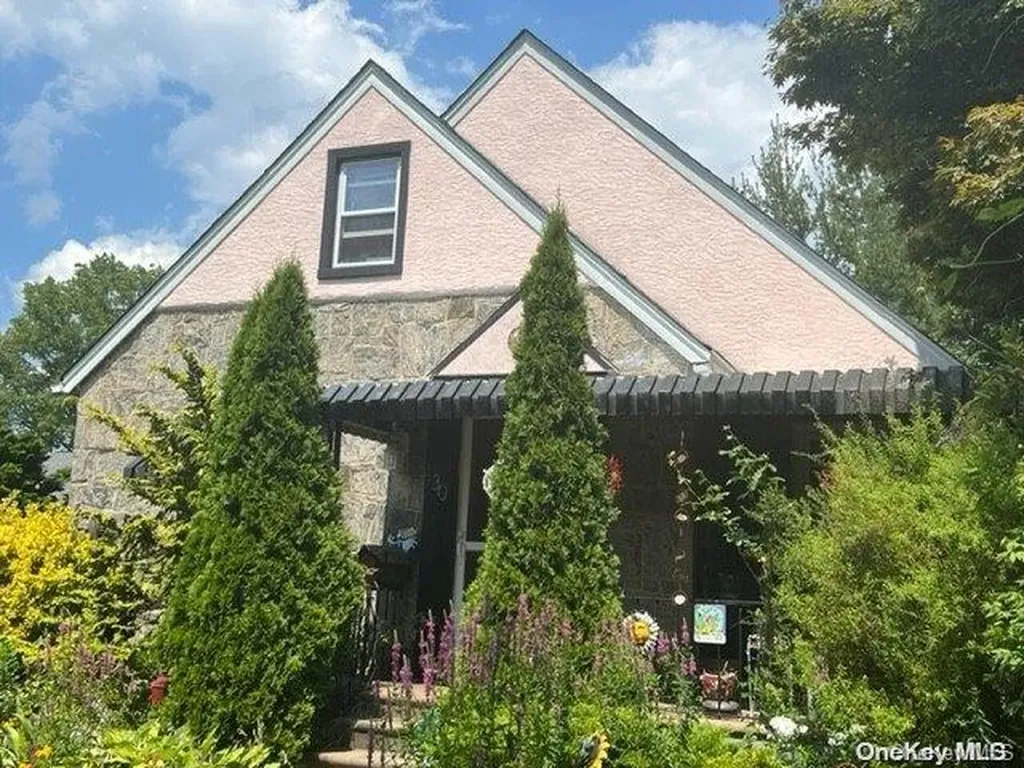 30 Rose Lane New Hyde Park NY 11040
