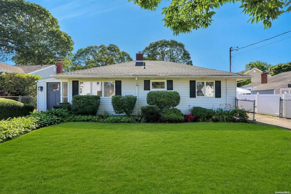 70 Cedar Drive Massapequa NY 11758