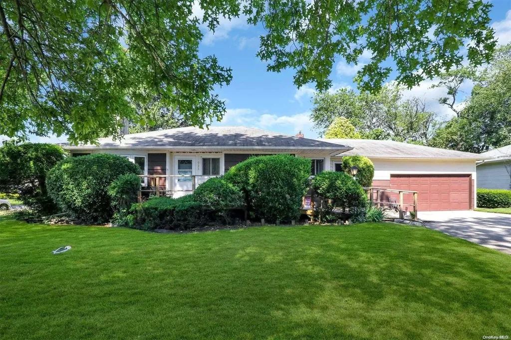 938 Dana Avenue Valley Stream NY 11580