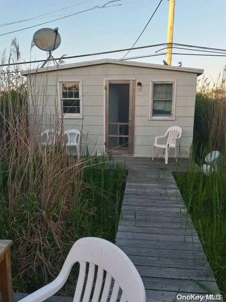 33 Sextant Walk Ocean Beach NY 11770