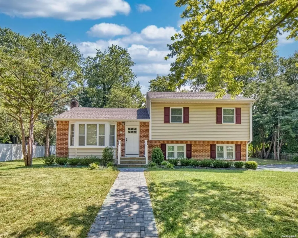12 Robin Drive Huntington NY 11743