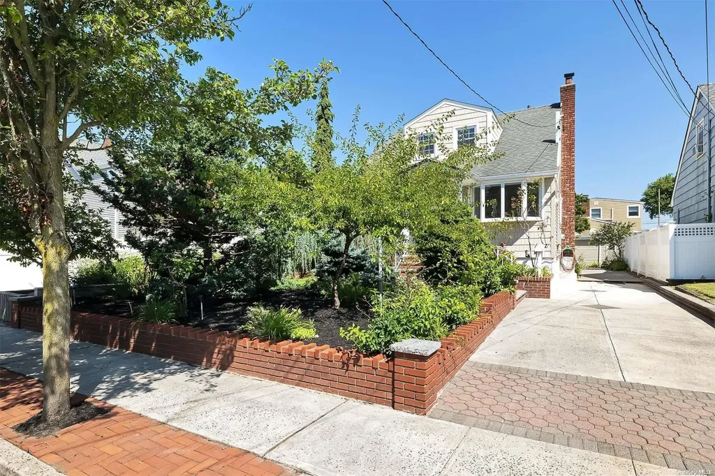 915 Pacific Street Baldwin NY 11510