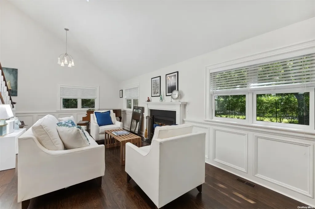 58 Harrison Avenue East Hampton NY 11937