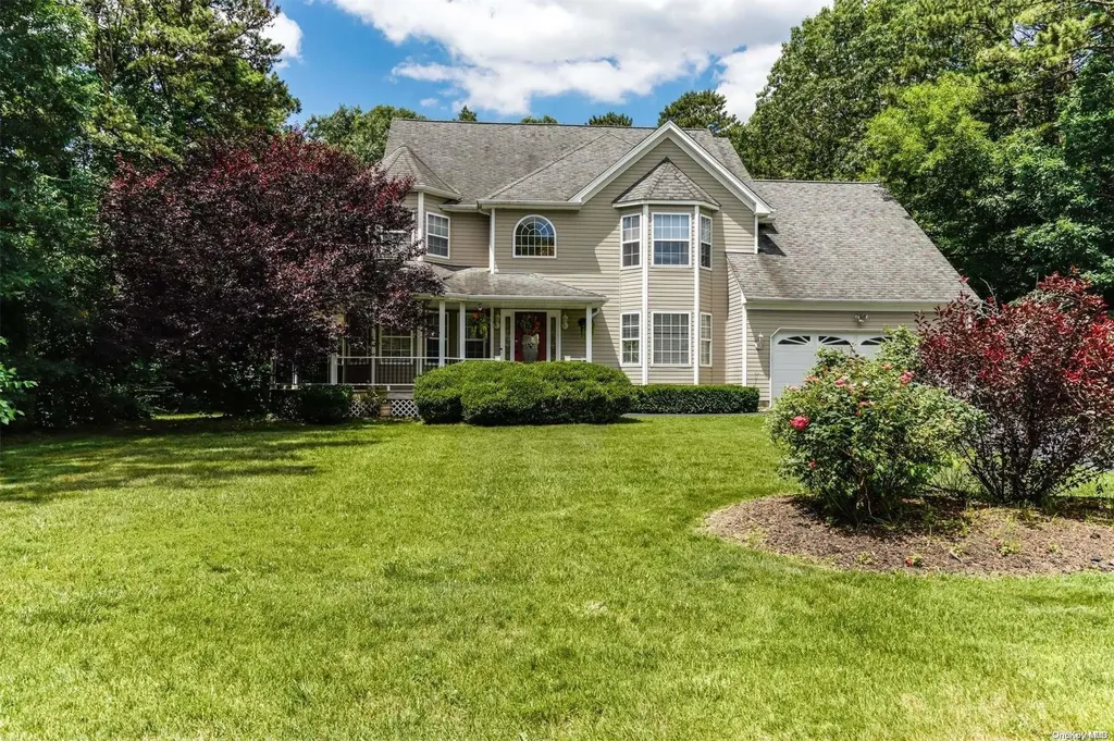 1078 Sipp Avenue Medford NY 11763