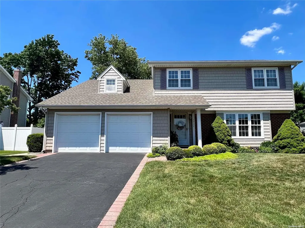 1937 Jackson Avenue West Islip NY 11795