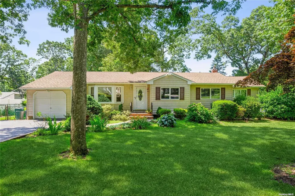2 Chassyl Road Commack NY 11725