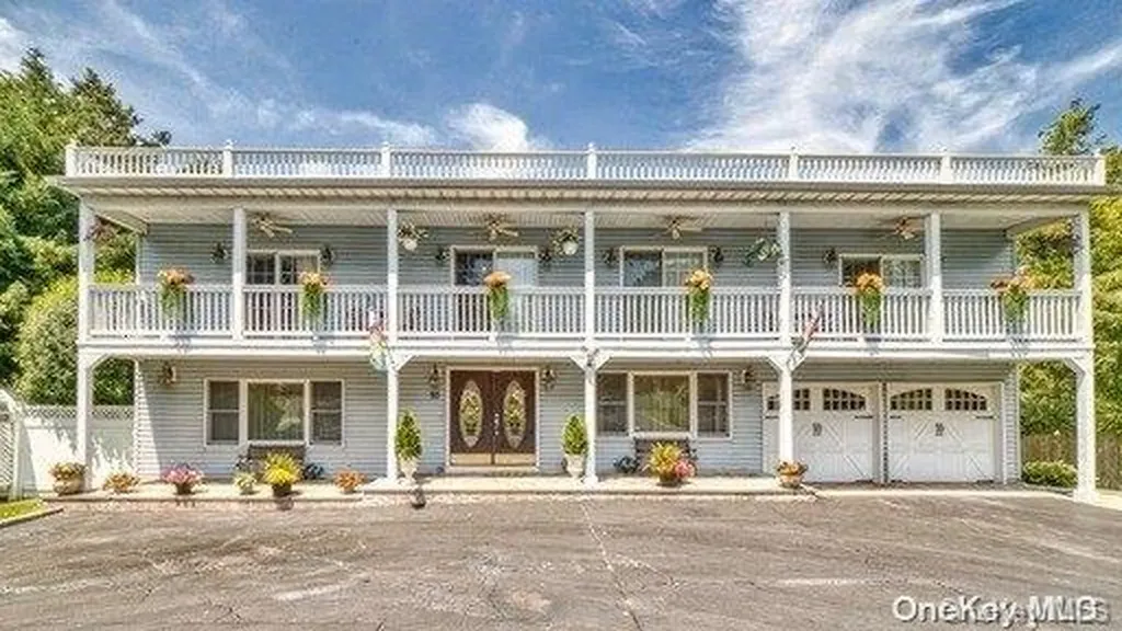 93 Wichard Boulevard Commack NY 11725