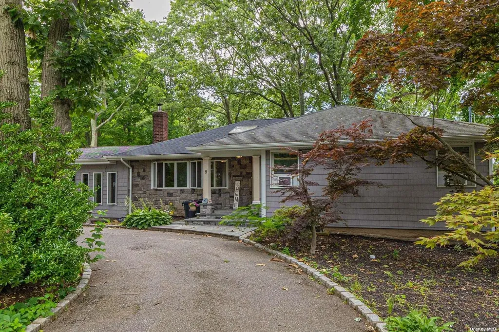 6 Rose Court Commack NY 11725