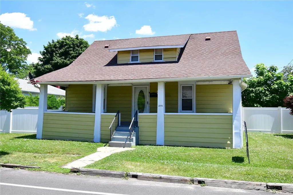 2775 Milburn Avenue Baldwin NY 11510