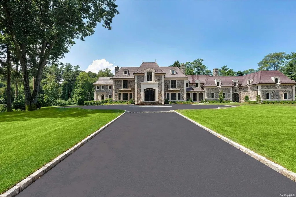 9 Stoddart Court Locust Valley NY 11560