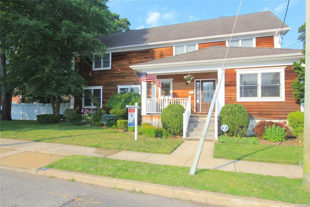 44 Baker Avenue Merrick NY 11566